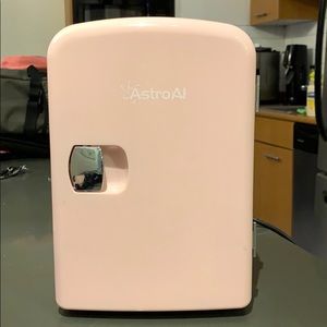 Astro AI 4L mini fridge